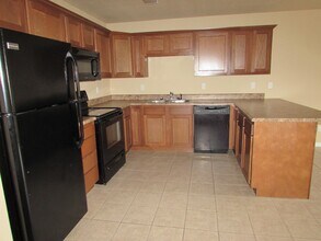 173 Lyle Curtis Cir in Waynesville, MO - Building Photo - Building Photo