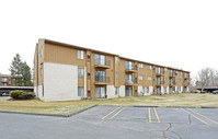 Pine Aire in Southfield, MI - Foto de edificio - Building Photo