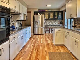 6233 Parnell Ave in Minneapolis, MN - Building Photo