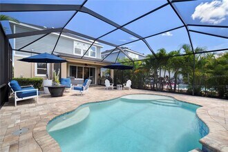 5636 Silver Sun Dr in Apollo Beach, FL - Building Photo - Building Photo