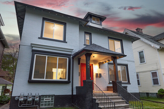 266 King St, Unit 2