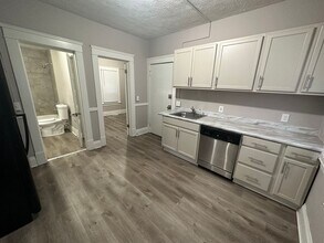 3026 Monroe Ave in Cleveland, OH - Building Photo - Building Photo