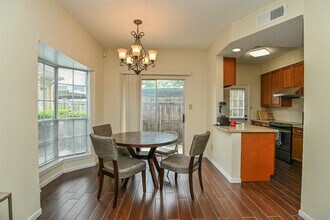 7575 Cambridge St in Houston, TX - Building Photo - Building Photo