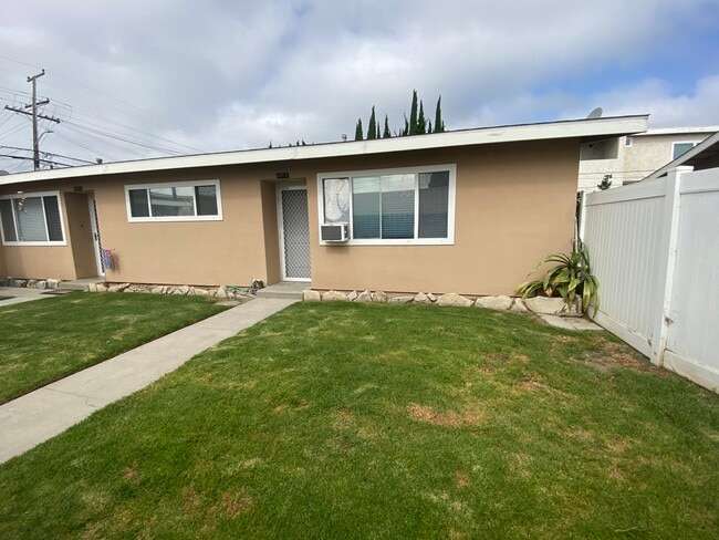 4164 Howard Ave, Unit 4164 in Los Alamitos, CA - Building Photo - Building Photo