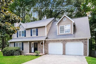 2538 Amber Valley Dr in Buford, GA - Building Photo - Building Photo