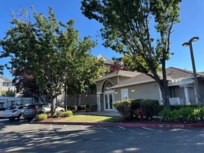 1982 W Bayshore Rd, Unit #132 in East Palo Alto, CA - Building Photo - Building Photo