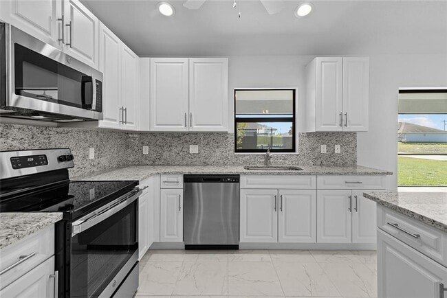 710 NW 2nd Ln in Cape Coral, FL - Building Photo - Building Photo