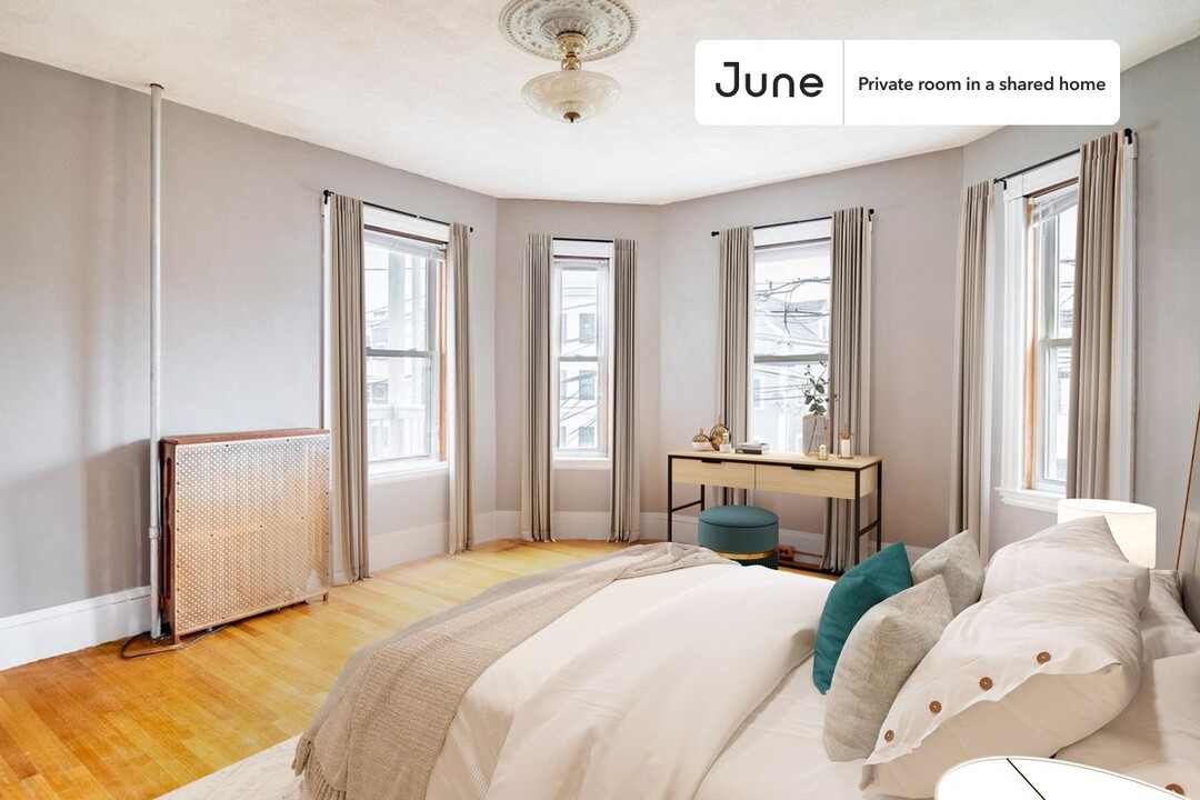 Private bedroom in 5 bed/1 bath Home in Boston, MA - Building Photo