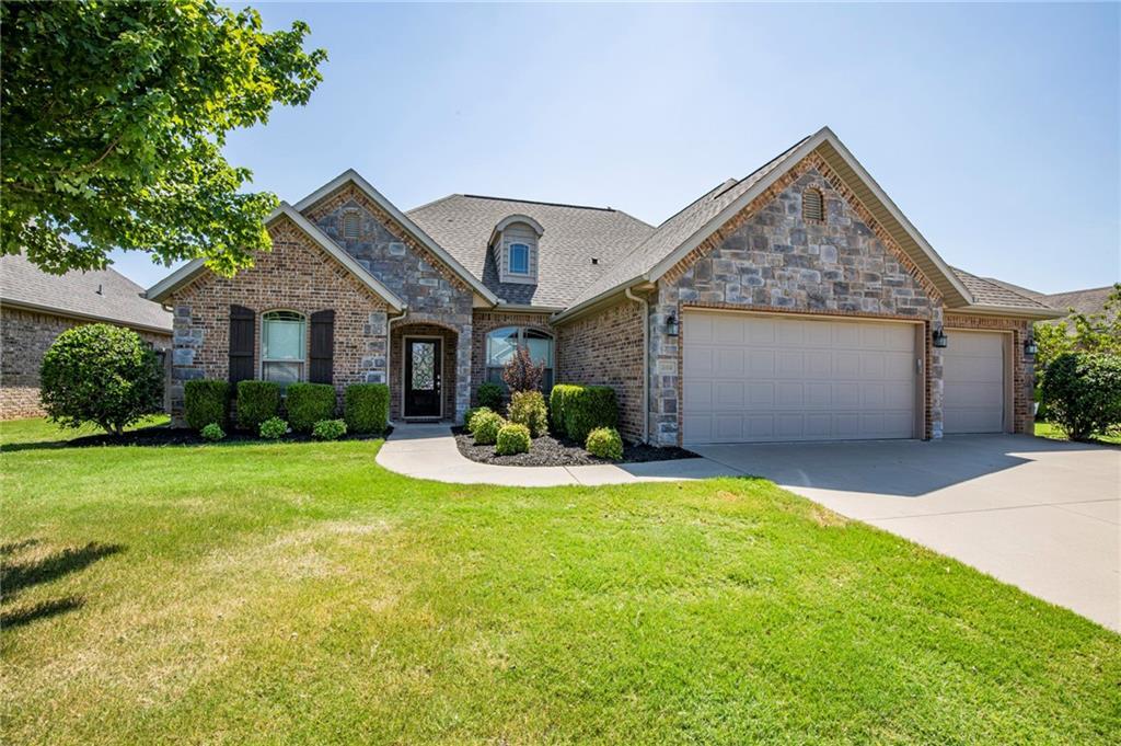 3103 SW Silverbark Rd in Bentonville, AR - Building Photo