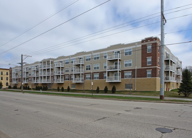 Heritage Bluff Apartments LLC in Faribault, MN - Foto de edificio - Building Photo