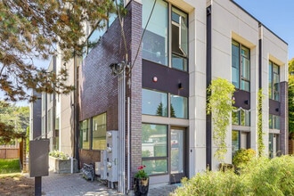 3821 34th Ave W in Seattle, WA - Building Photo - Building Photo