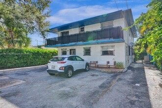 829 SW 9th Ave in Miami, FL - Building Photo - Building Photo