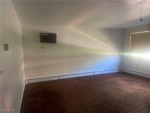 1867 N Taylor Rd in Cleveland, OH - Foto de edificio - Building Photo