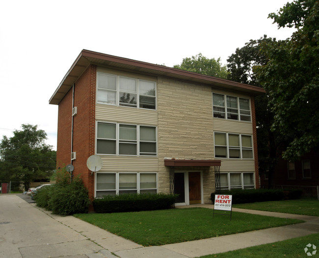 4740 Washington St in Skokie, IL - Building Photo - Building Photo