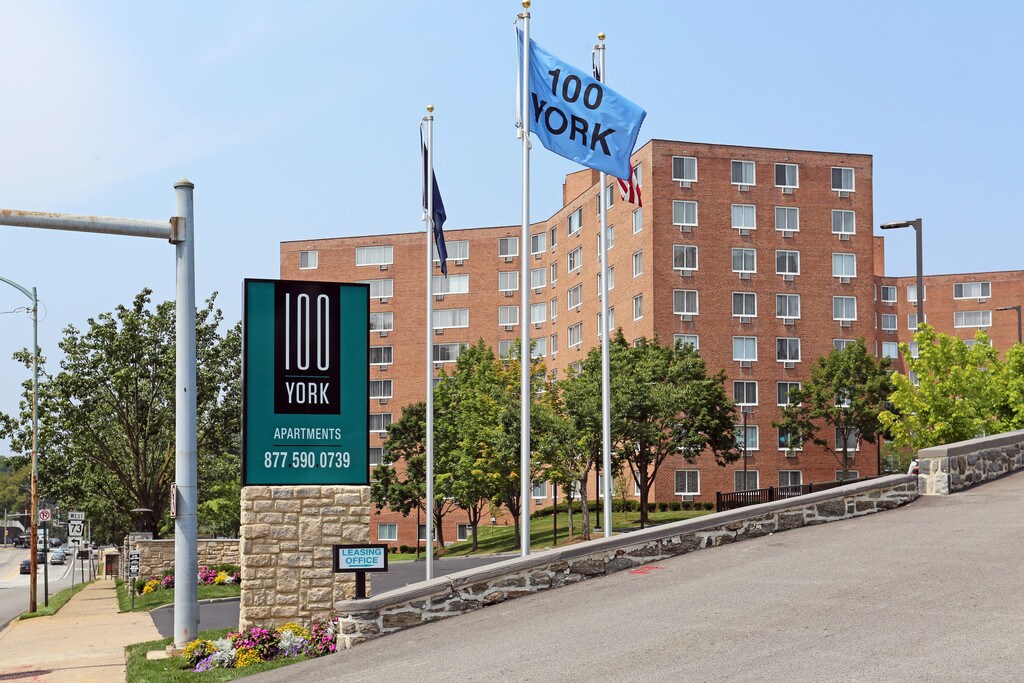 100 York Apartments Reviews