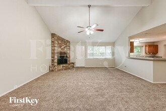 5510 Stone Creek Dr in La Porte, TX - Building Photo - Building Photo