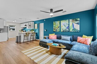 109 Lake Judy Lee Dr in Largo, FL - Building Photo