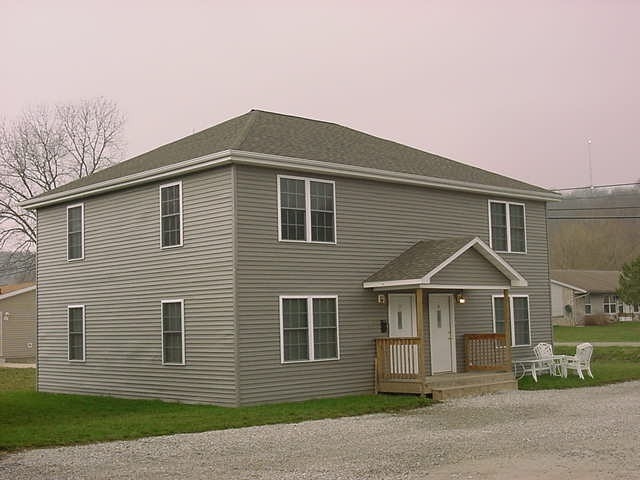 305 E Seminary St in Vevay, IN - Foto de edificio