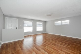 657 59th St S in St. Petersburg, FL - Building Photo - Building Photo