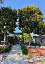 999 Locust St in Pasadena, CA - Building Photo