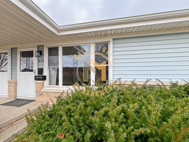 623 E Longview Dr in Appleton, WI - Building Photo - Building Photo