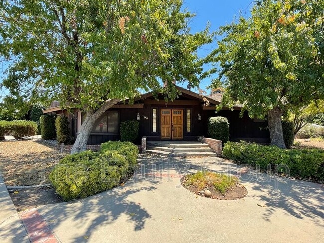 property at 798 N Pepper St