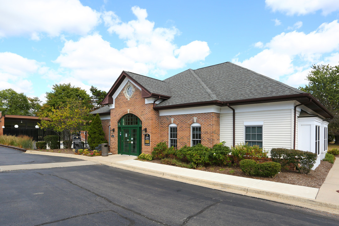 Hunter Ridge Apartments in Elgin, IL - Building Photo