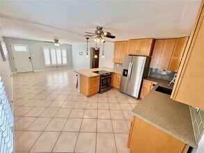 5331 10th St N in St. Petersburg, FL - Building Photo - Building Photo