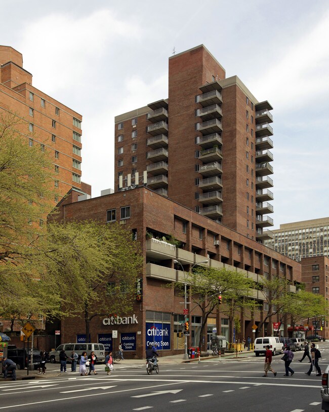 Henry Phipps Plaza in New York, NY - Foto de edificio - Building Photo
