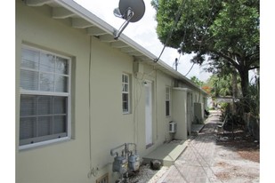 421 SE 21st St in Fort Lauderdale, FL - Foto de edificio - Building Photo