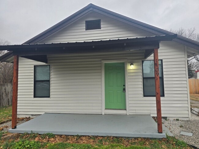 property at 1409 Summit St