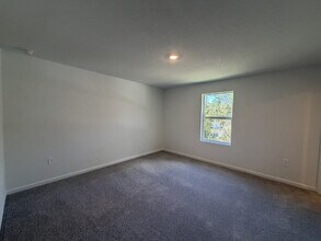 5469 NW 22nd Dr in Gainesville, FL - Building Photo - Building Photo