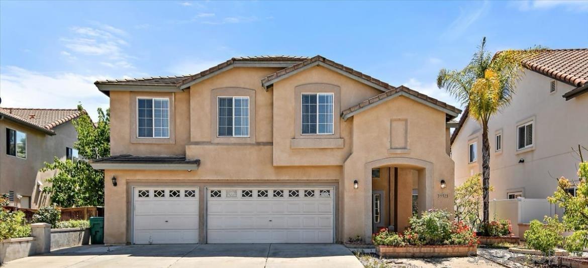 39513 St Honore Dr in Murrieta, CA - Building Photo