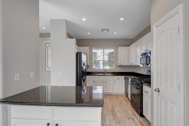 10324 Cherry Brook St in Las Vegas, NV - Building Photo - Building Photo