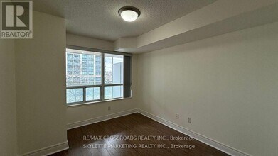 62 Suncrest Blvd in Markham, ON - Building Photo - Building Photo