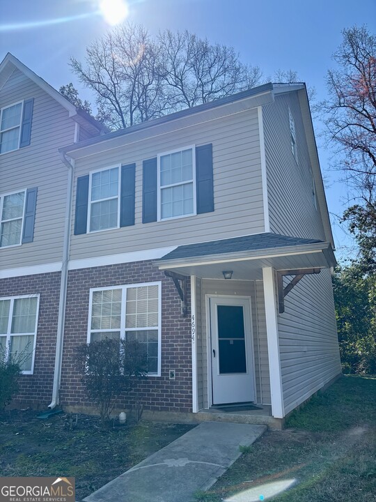 4694 Ernest Dr in Forest Park, GA - Building Photo