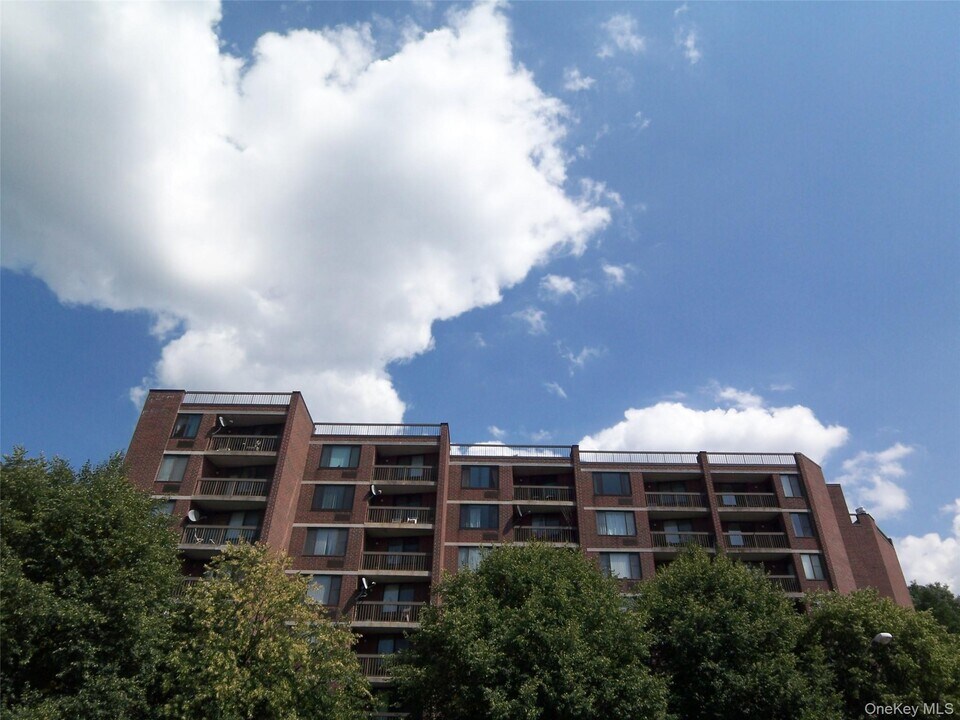 777 N MacQuesten Pkwy in Mount Vernon, NY - Building Photo