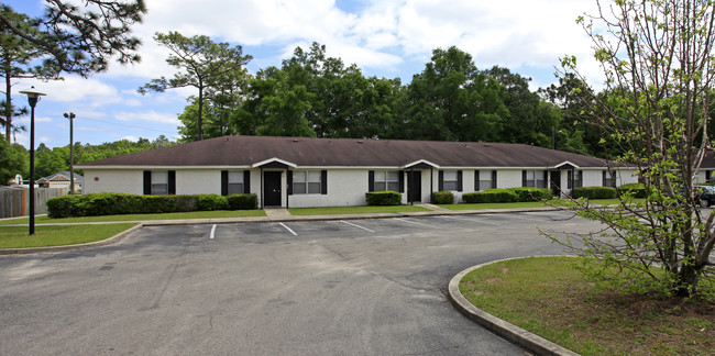 Briarwood Apartments Phase I and II in Tallahassee, FL - Building Photo - Building Photo