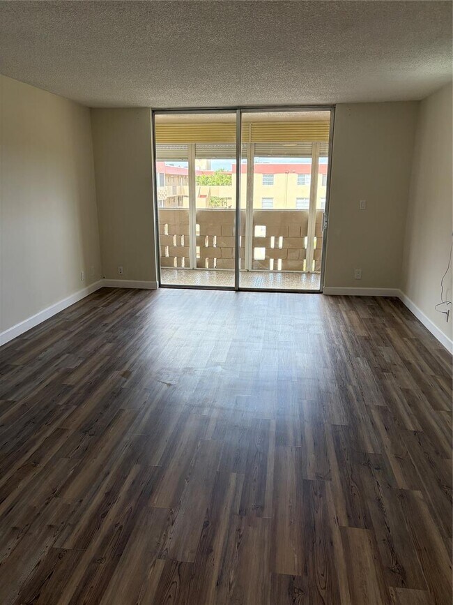 408 NW 68th Ave, Unit 510 in Plantation, FL - Building Photo - Building Photo