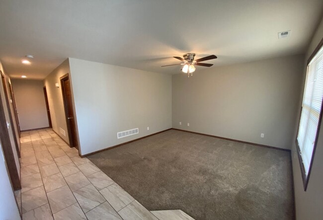 209 N Cypress St in Savannah, MO - Building Photo - Building Photo