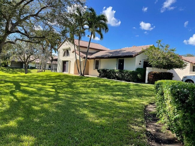 420 Ashwood Pl in Boca Raton, FL - Building Photo - Building Photo