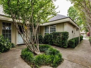 10524 Barrywood Dr in Dallas, TX - Building Photo - Building Photo