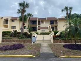 7550 Sunshine Skyway Ln S in St. Petersburg, FL - Building Photo