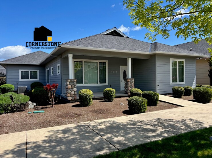 1320 N Haskell St in Central Point, OR - Building Photo