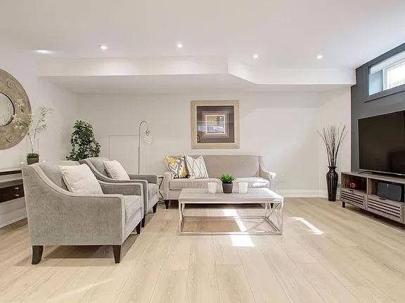 property at 525 Broadway