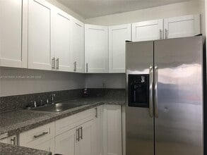 3243 Coral Ridge Dr in Coral Springs, FL - Foto de edificio - Building Photo