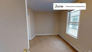 Private bedroom in 3 bed/1 bath Home in Boston, MA - Building Photo - Building Photo