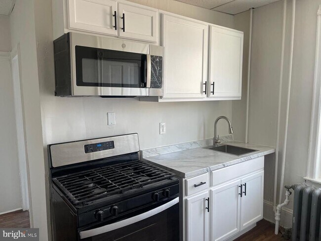 2121 W 3rd St in Chester, PA - Building Photo - Building Photo