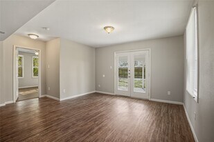 1015 Prune St in La Marque, TX - Building Photo