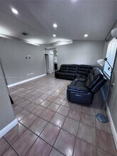 9849 NW 127th Terrace in Hialeah Gardens, FL - Building Photo - Building Photo